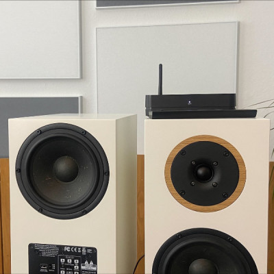 Video on how to set up the Econik speakers and Stereo Hub is online! - Video on how to set up the Econik speakers and Stereo Hub is online!
