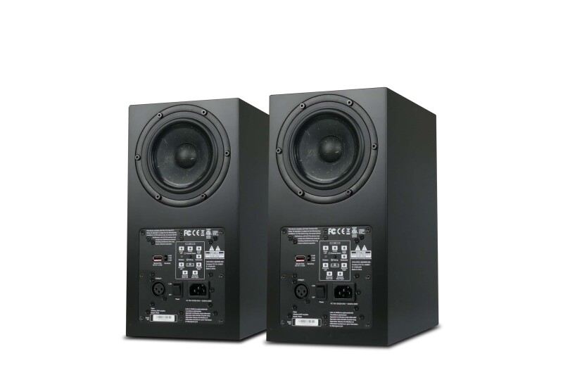 Econik FOUR Schwarz matt