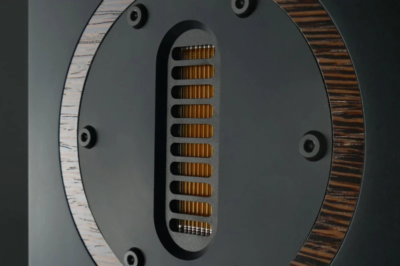 Econik FOUR Schwarz matt